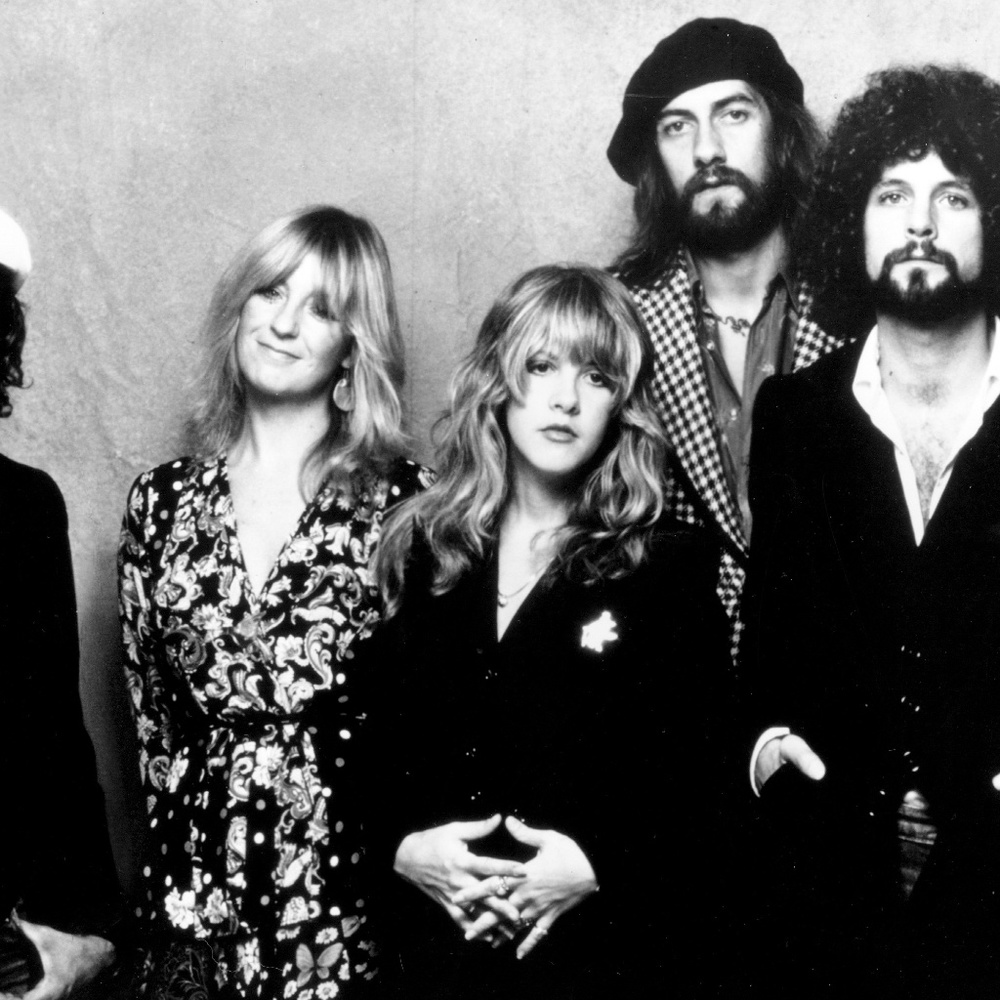 Hello Poshers - Picture 2 of 6